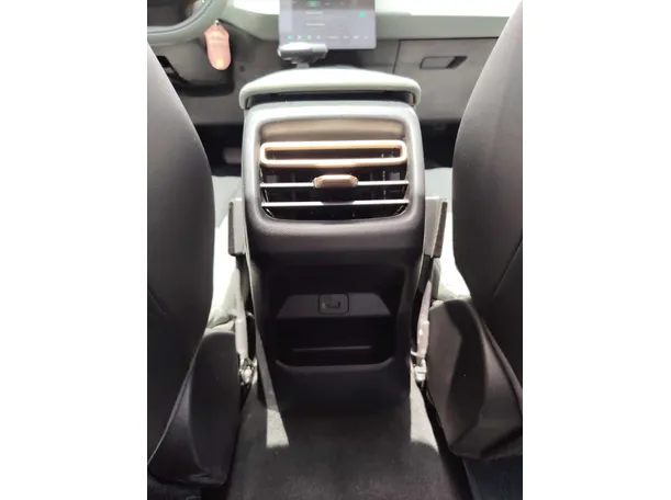 Car image 30