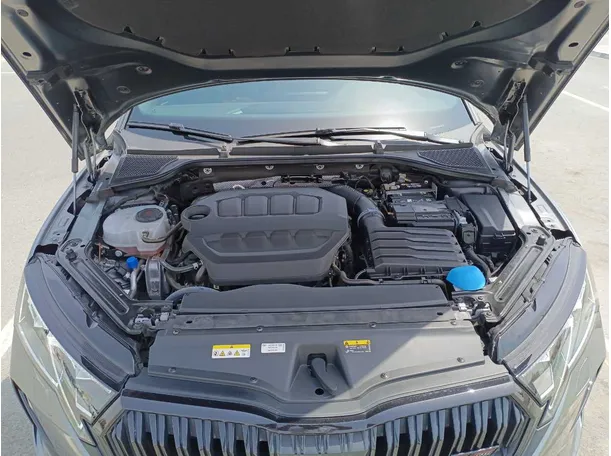 Car image 26
