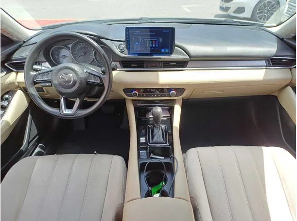 Car image 18