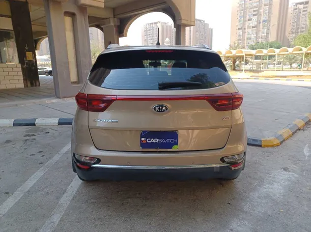 Car image 6