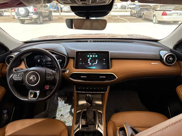 Car image 18