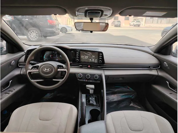 Car image 17