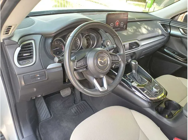 Car image 11
