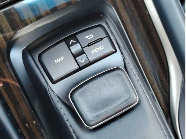 Car image 38
