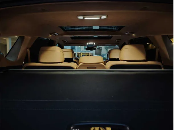 Car image 32
