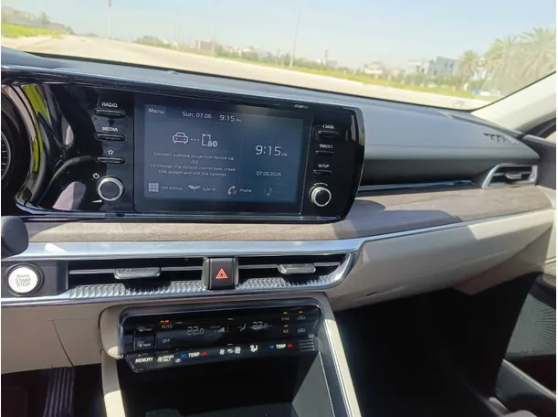 Car image 26