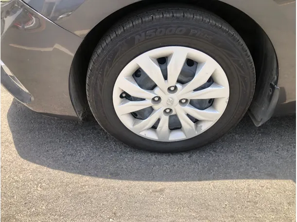 Car image 10