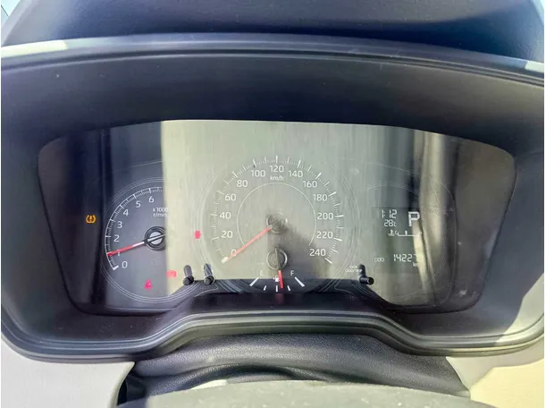 Car image 25