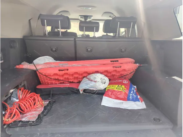 Car image 27