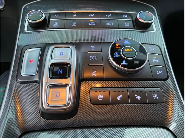Car image 17