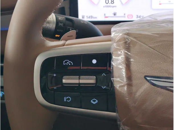 Car image 33