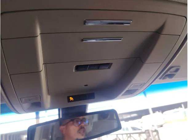 Car image 28