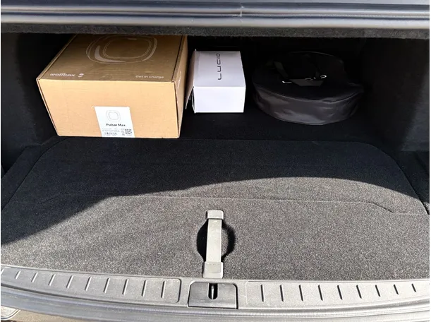 Car image 25