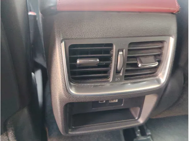 Car image 31
