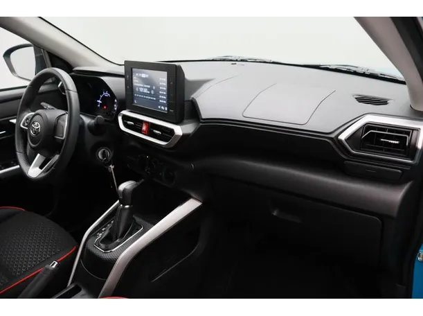 Car image 10