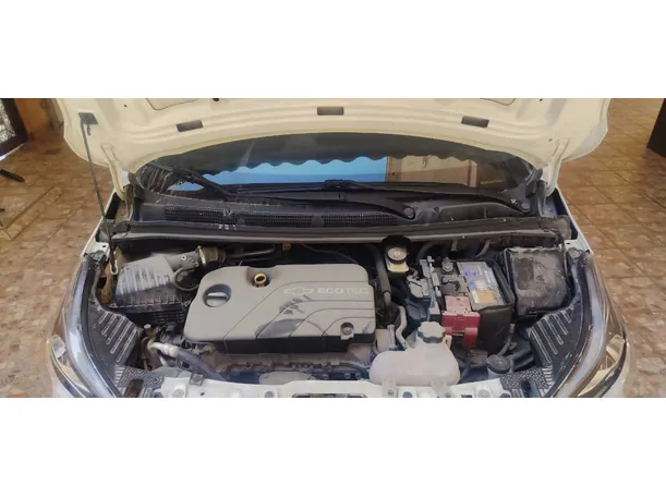 Car image 30