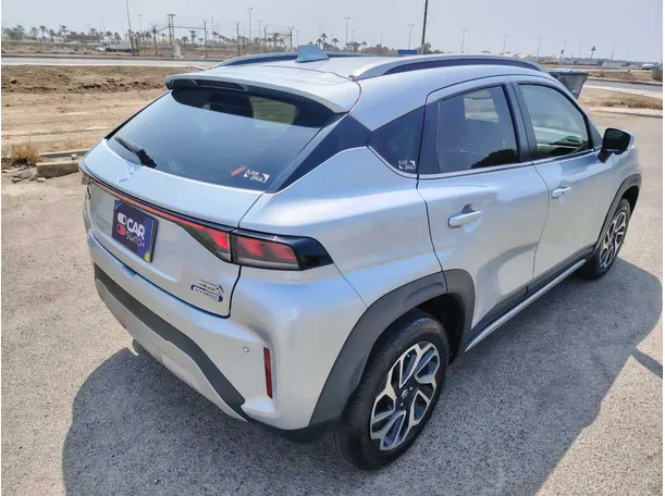 Car image 5