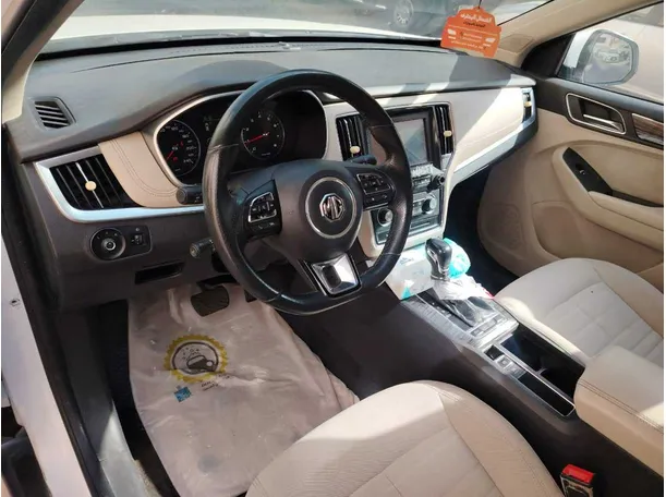 Car image 13