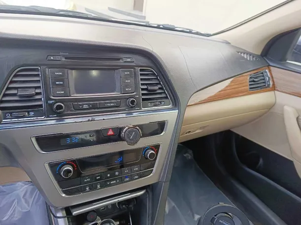 Car image 22