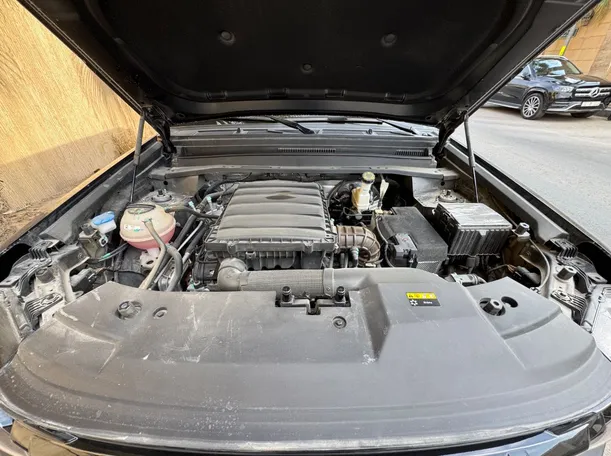 Car image 28