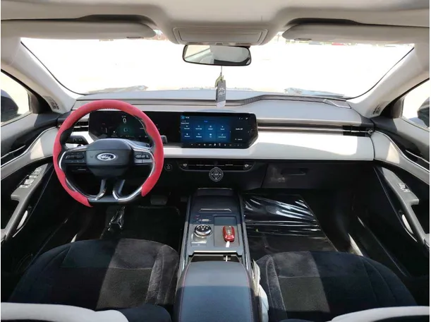 Car image 19