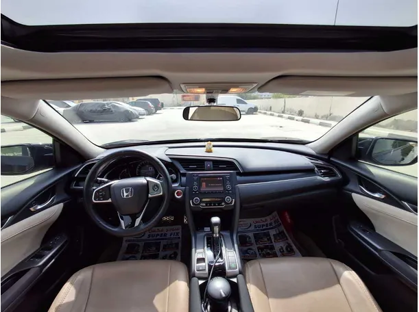 Car image 14