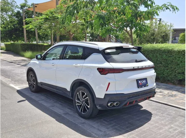 Car image 5