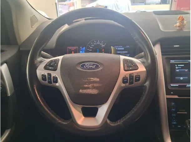 Car image 16
