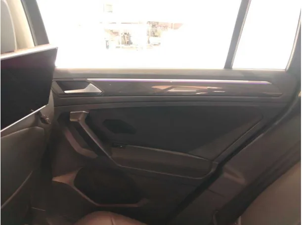 Car image 35
