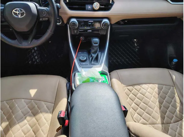 Car image 20
