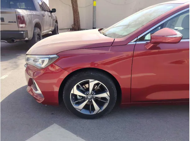 Car image 9