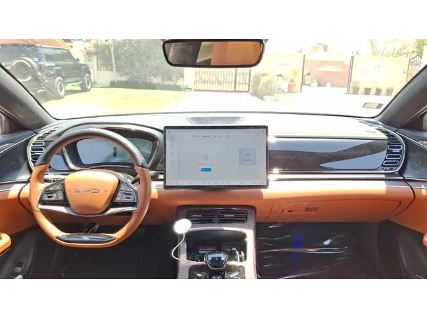 Car image 17