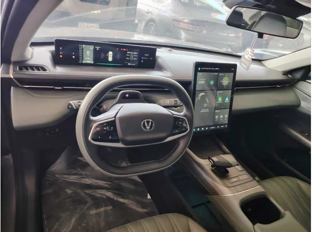 Car image 16