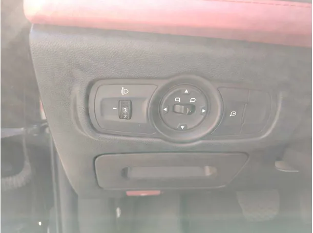 Car image 38