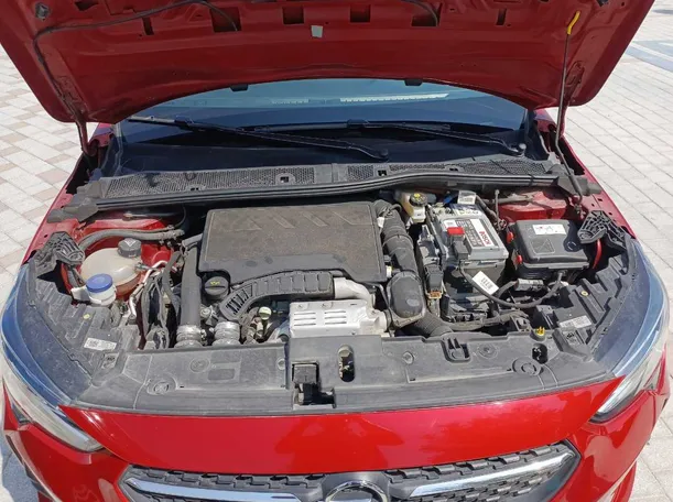 Car image 24