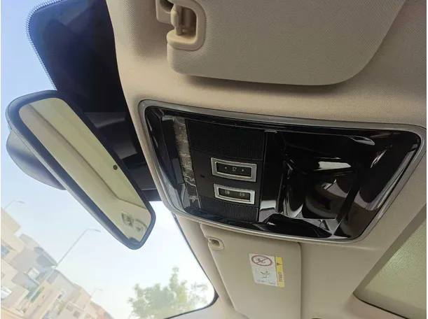 Car image 29