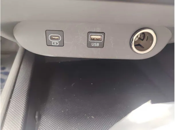 Car image 26