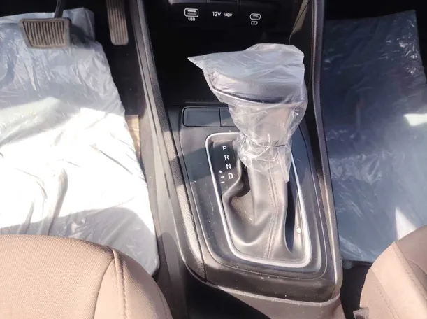Car image 15