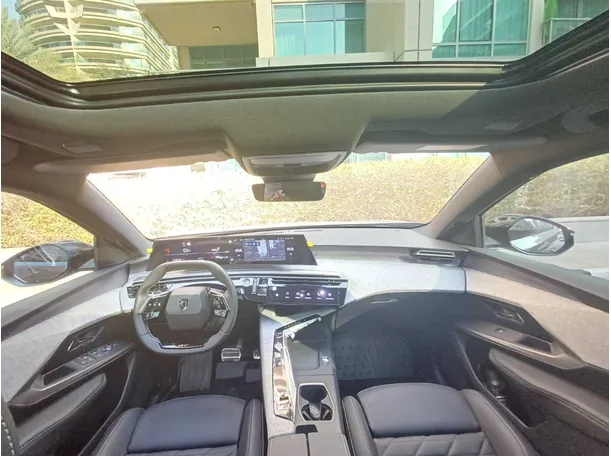 Car image 17