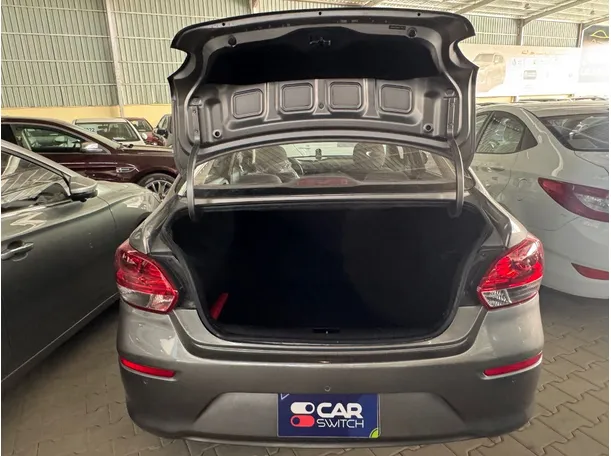 Car image 17