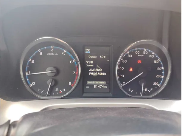 Car image 24
