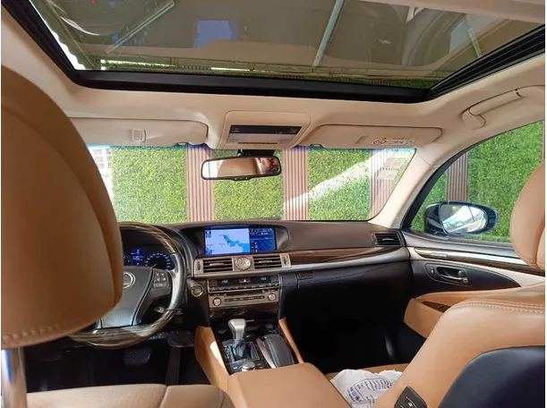Car image 21