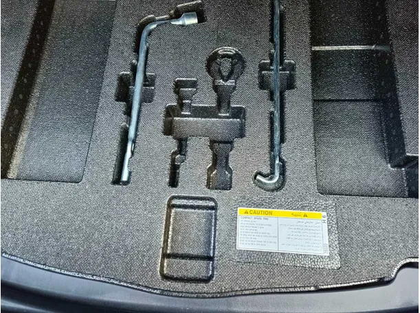 Car image 38
