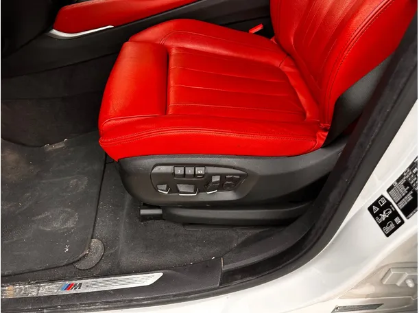 Car image 27