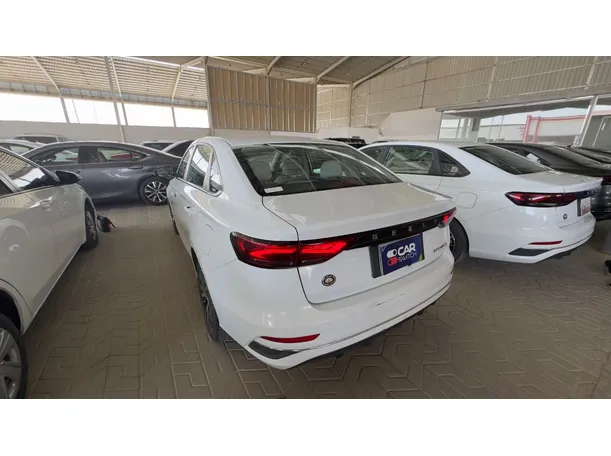 Car image 7