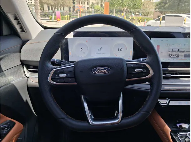 Car image 18