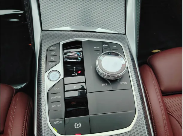 Car image 23