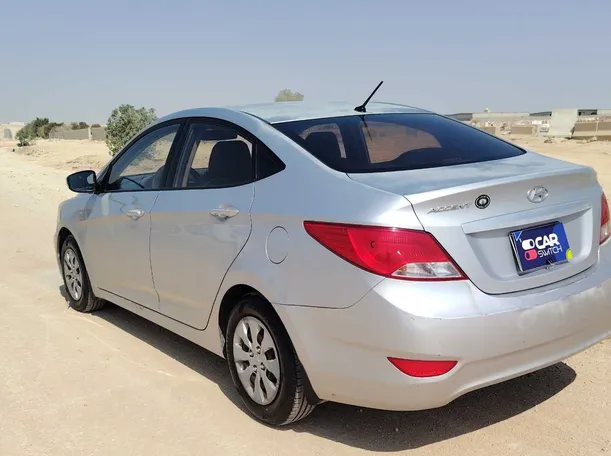 Car image 7