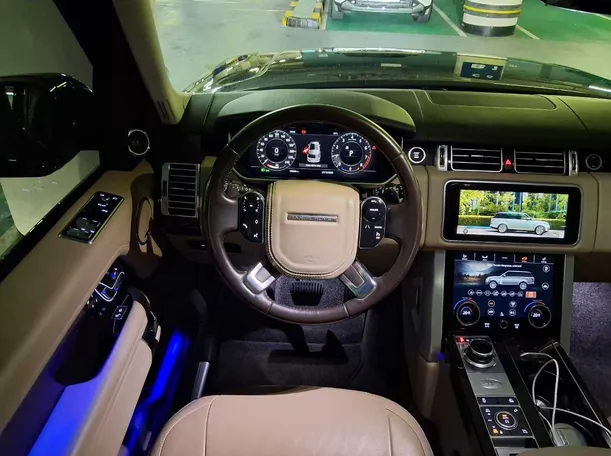 Car image 16