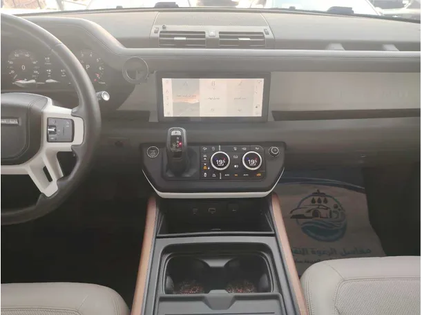 Car image 26